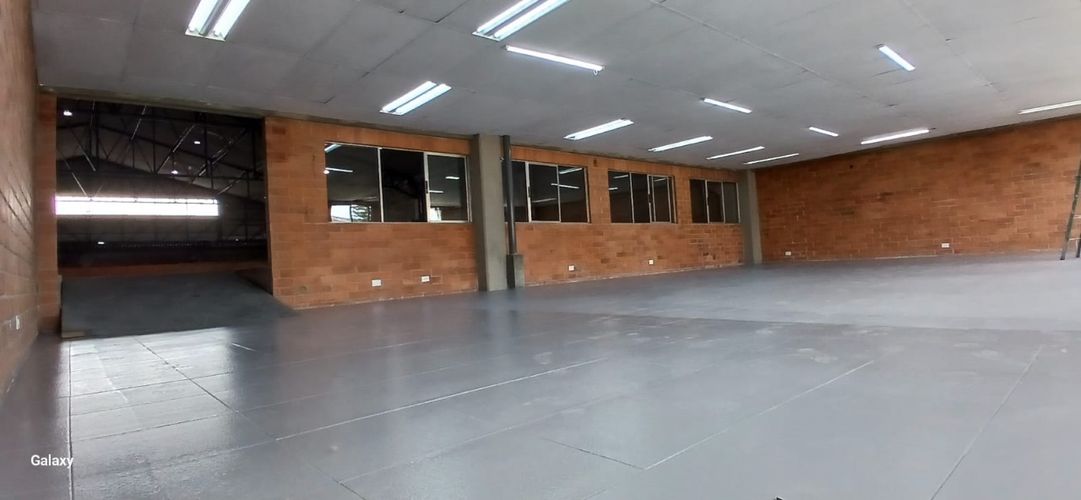 Bodega en arriendo en Zona Franca, Rionegro, 1804 m² · foto 2 de 9