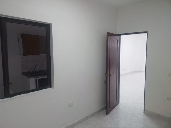 Bodega en arriendo en Cristo Rey, Medellín, 90 m² · foto 3 de 8