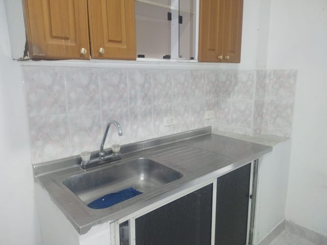 Bodega en arriendo en Cristo Rey, Medellín, 90 m² · foto 5 de 8