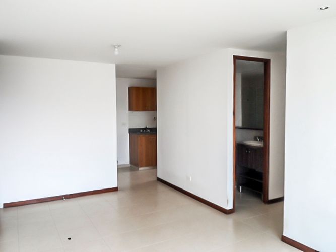 Apartamento de 3 alcobas en arriendo en Transversal Inferior, Medellín, 80 m² · foto 3 de 15