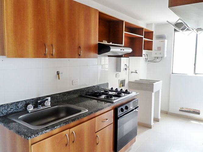 Apartamento de 3 alcobas en arriendo en Transversal Inferior, Medellín, 80 m² · foto 4 de 15