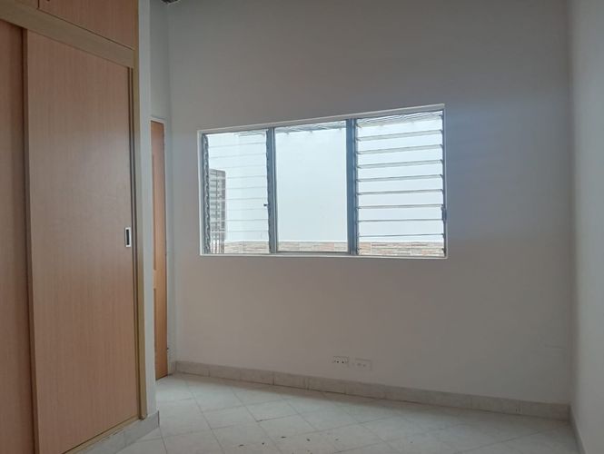 Local en arriendo en La Castellana, Medellín, 262 m² · foto 2 de 19