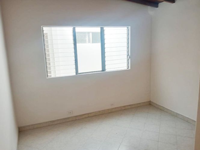 Local en arriendo en La Castellana, Medellín, 262 m² · foto 15 de 19