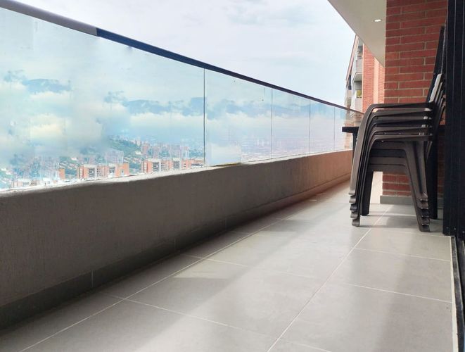 Apartamento de 3 alcobas en arriendo en Loma Del Escobero, Envigado, 116 m² · foto 3 de 20
