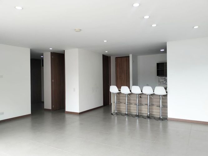 Apartamento de 3 alcobas en arriendo en Loma Del Escobero, Envigado, 116 m² · foto 5 de 20