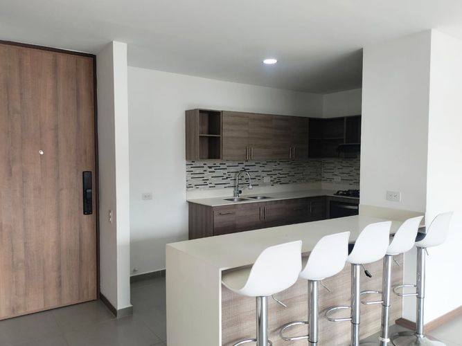 Apartamento de 3 alcobas en arriendo en Loma Del Escobero, Envigado, 116 m² · foto 7 de 20