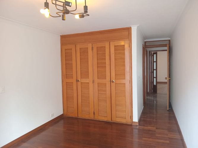 Apartamento de 3 alcobas en arriendo en El Poblado, Medellín, 402 m² · foto 6 de 18