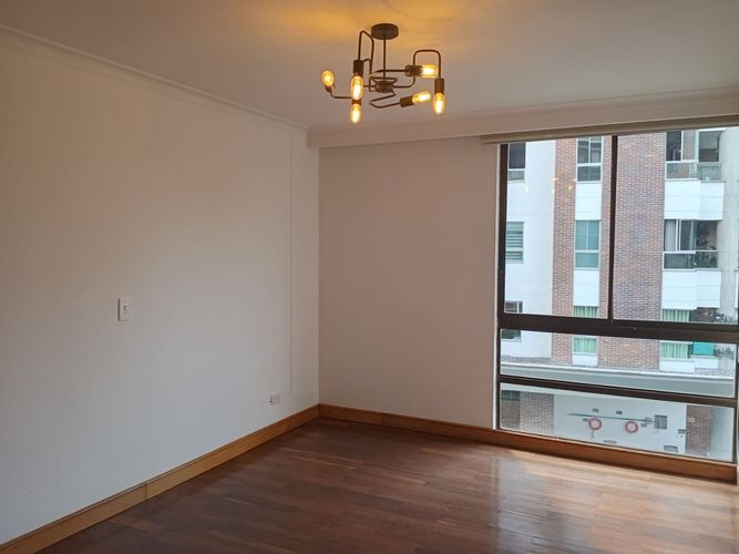 Apartamento de 3 alcobas en arriendo en El Poblado, Medellín, 402 m² · foto 11 de 18