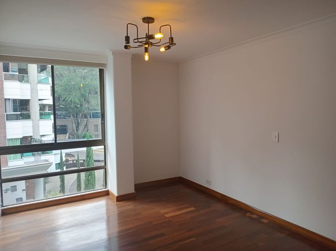 Apartamento de 3 alcobas en arriendo en El Poblado, Medellín, 402 m² · foto 12 de 18