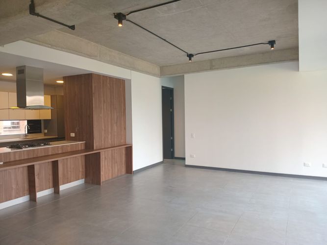 Apartamento de 2 alcobas en arriendo en El Poblado, Medellín, 152 m² · foto 4 de 16