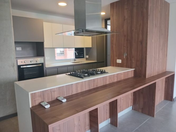 Apartamento de 2 alcobas en arriendo en El Poblado, Medellín, 152 m² · foto 5 de 16