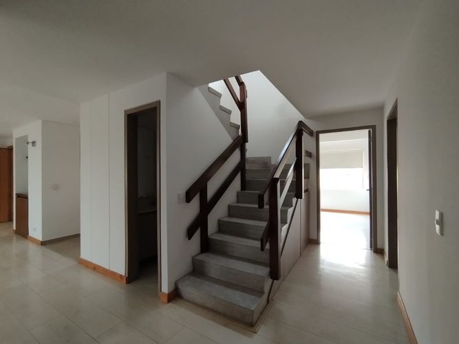 Apartamento de 4 alcobas en arriendo en Castropol, Medellín, 246 m² · foto 9 de 20