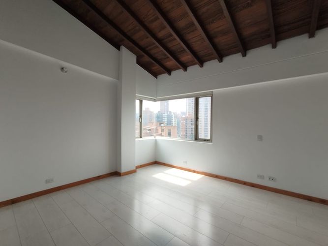 Apartamento de 4 alcobas en arriendo en Castropol, Medellín, 246 m² · foto 12 de 20