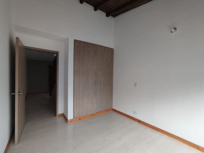 Apartamento de 4 alcobas en arriendo en Castropol, Medellín, 246 m² · foto 13 de 20