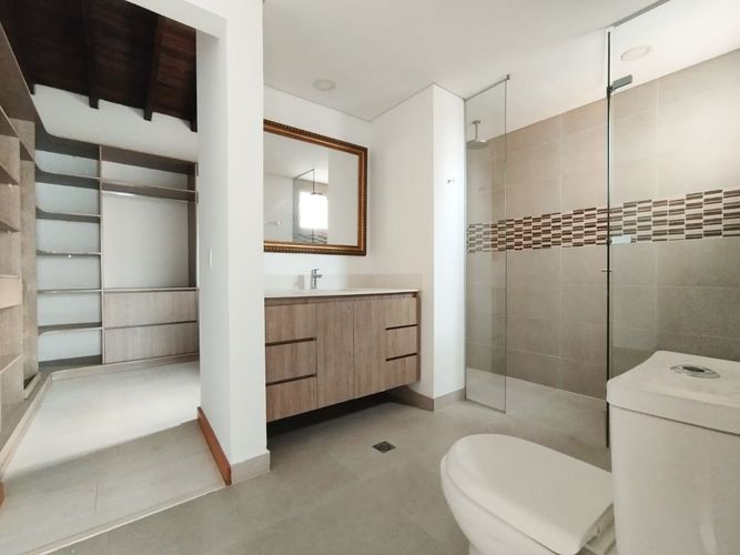 Apartamento de 4 alcobas en arriendo en Castropol, Medellín, 246 m² · foto 20 de 20
