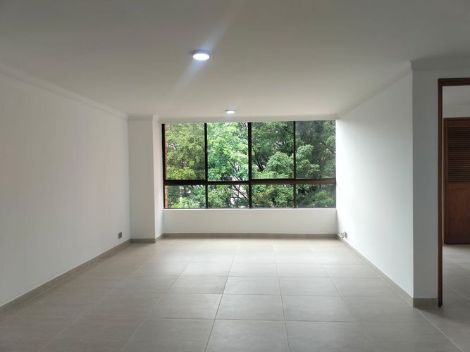 Apartamento de 2 alcobas en arriendo en El Poblado, Medellín, 72 m² · foto 2 de 17