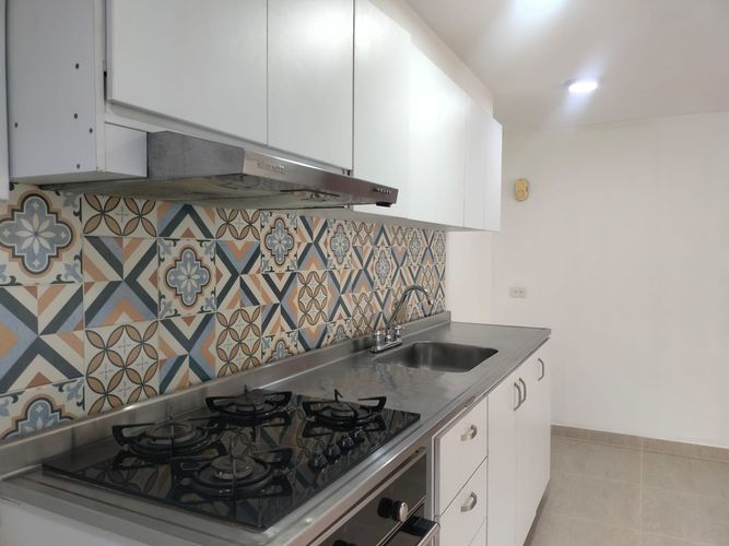 Apartamento de 2 alcobas en arriendo en El Poblado, Medellín, 72 m² · foto 8 de 17