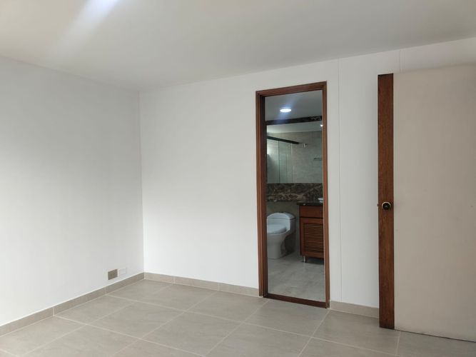 Apartamento de 2 alcobas en arriendo en El Poblado, Medellín, 72 m² · foto 11 de 17