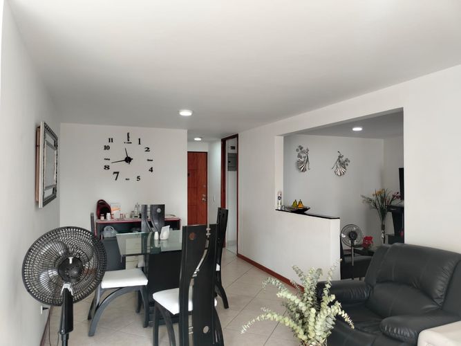 Apartamento en venta en El Poblado, Medellín · foto 3 de 17