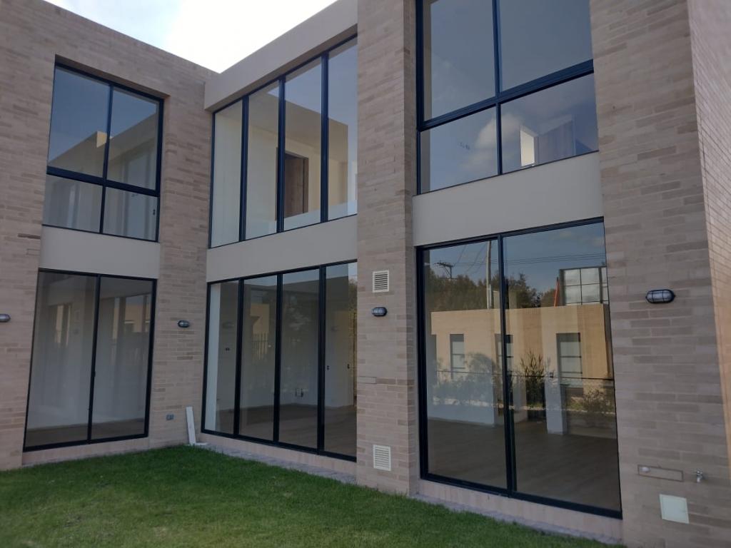 Casa en venta en Chuntame, Cajicá · foto 2 de 24