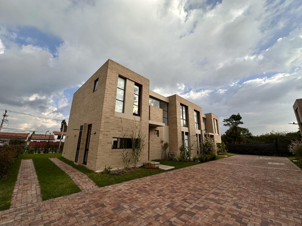 Casa en venta en Chuntame, Cajicá · foto 2 de 24