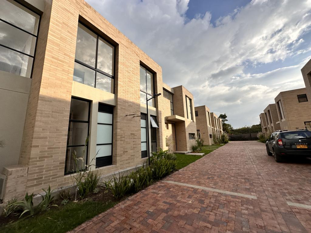 Casa en venta en Chuntame, Cajicá · foto 3 de 24
