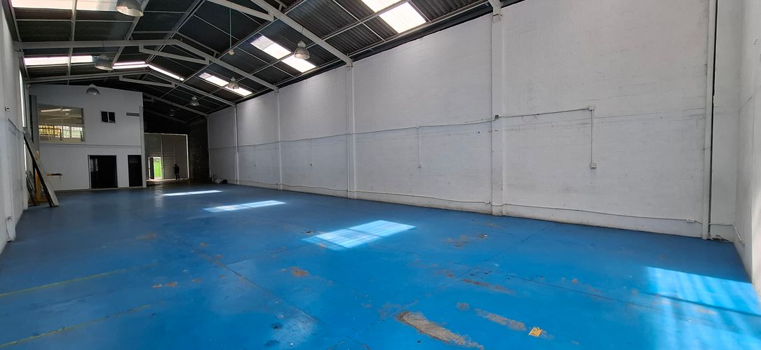 Bodega en arriendo en San Nicolas, Cali, 450 m² · foto 3 de 13