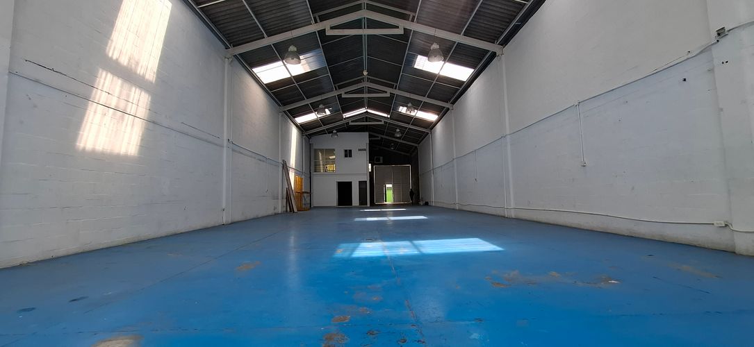 Bodega en arriendo en San Nicolas, Cali, 450 m² · foto 4 de 13