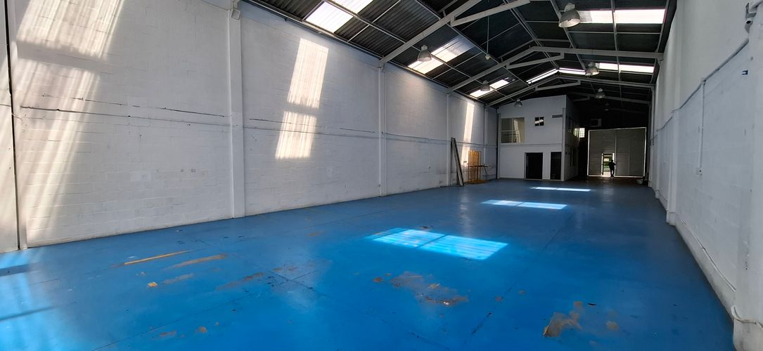 Bodega en arriendo en San Nicolas, Cali, 450 m² · foto 5 de 13