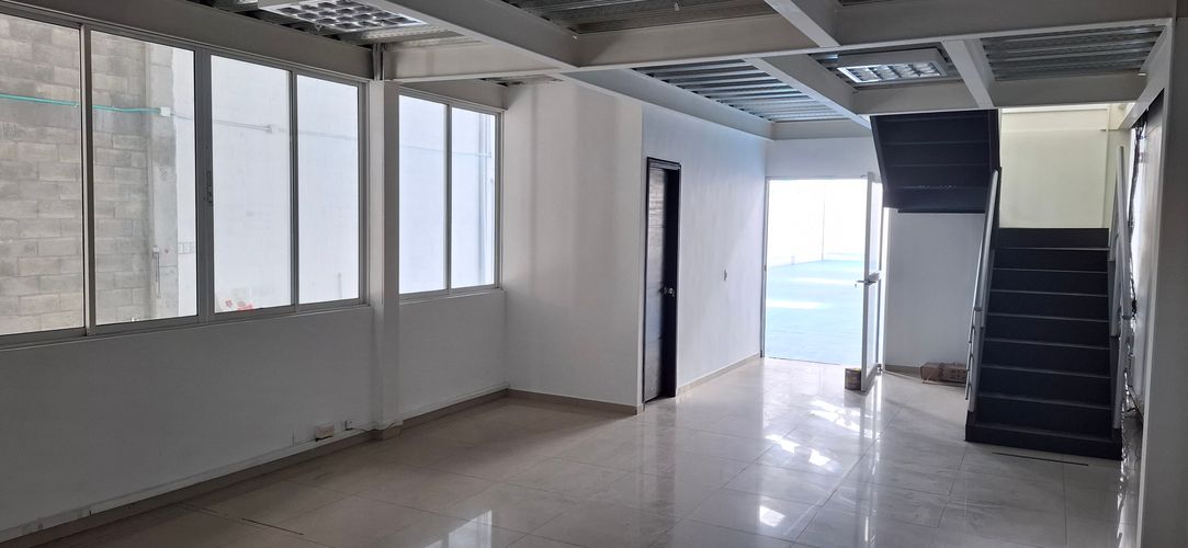Bodega en arriendo en San Nicolas, Cali, 450 m² · foto 6 de 13