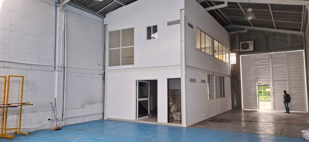 Bodega en arriendo en San Nicolas, Cali, 450 m² · foto 10 de 13