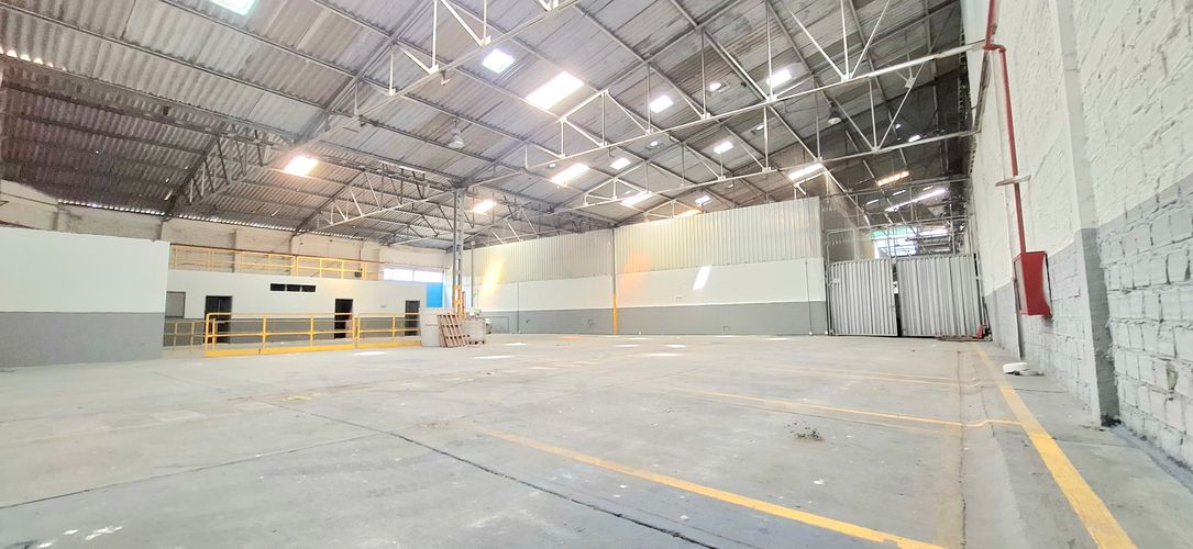 Bodega en arriendo en Troncal, Cali, 750 m² · foto 2 de 13