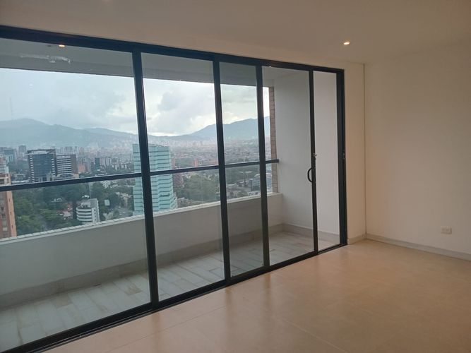 Apartamento de 2 alcobas en arriendo en Castropol, Medellín, 86 m² · foto 2 de 17