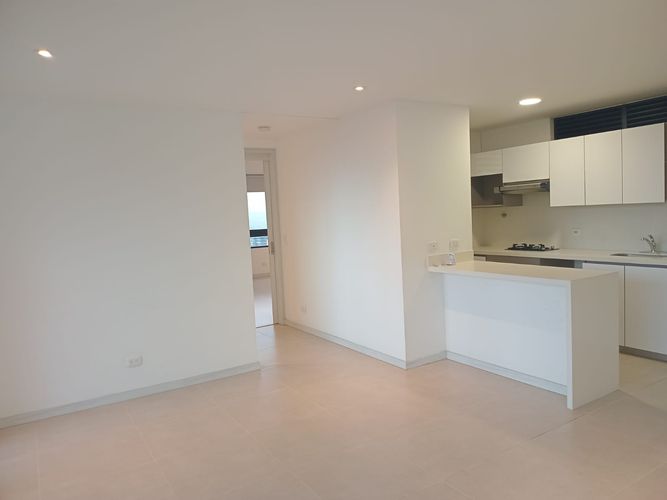 Apartamento de 2 alcobas en arriendo en Castropol, Medellín, 86 m² · foto 4 de 17