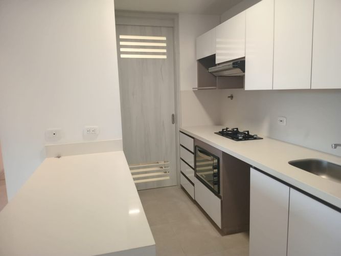 Apartamento de 2 alcobas en arriendo en Castropol, Medellín, 86 m² · foto 5 de 17