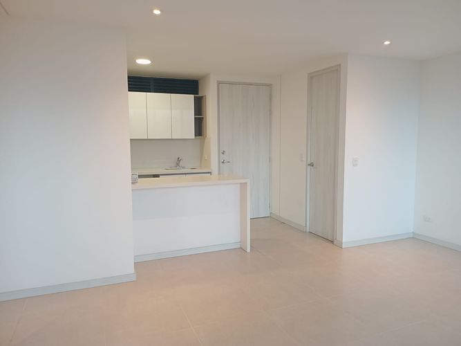 Apartamento de 2 alcobas en arriendo en Castropol, Medellín, 86 m² · foto 7 de 17