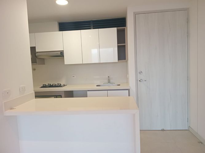 Apartamento de 2 alcobas en arriendo en Castropol, Medellín, 86 m² · foto 8 de 17