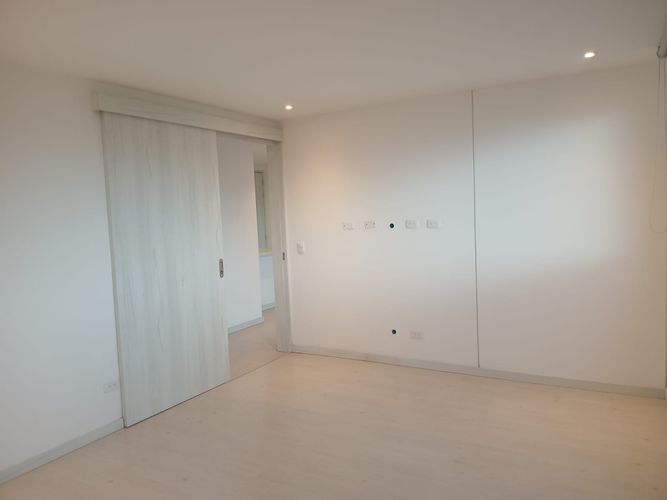 Apartamento de 2 alcobas en arriendo en Castropol, Medellín, 86 m² · foto 9 de 17