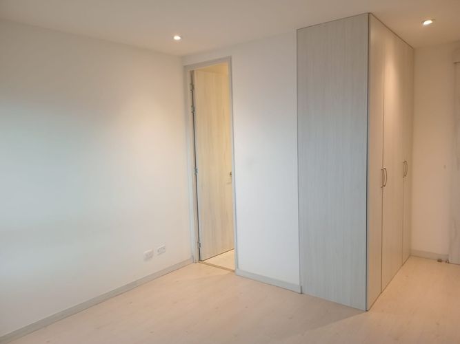 Apartamento de 2 alcobas en arriendo en Castropol, Medellín, 86 m² · foto 10 de 17