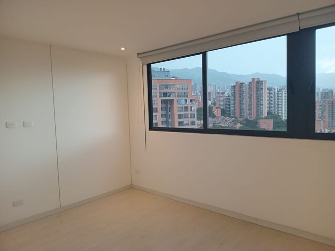 Apartamento de 2 alcobas en arriendo en Castropol, Medellín, 86 m² · foto 13 de 17