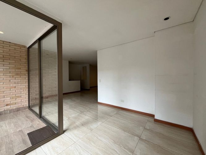 Apartamento de 3 alcobas en arriendo en El Poblado, Medellín, 137 m² · foto 3 de 20