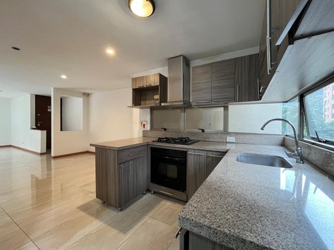 Apartamento de 3 alcobas en arriendo en El Poblado, Medellín, 137 m² · foto 8 de 20
