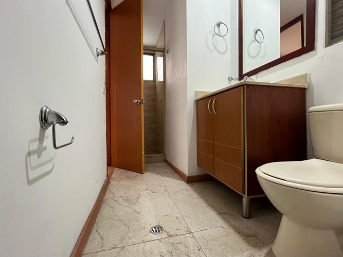 Apartamento de 3 alcobas en arriendo en El Poblado, Medellín, 137 m² · foto 18 de 20