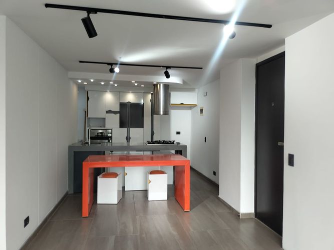 Apartamento de 2 alcobas en arriendo en El Poblado, Medellín, 75 m² · foto 4 de 16