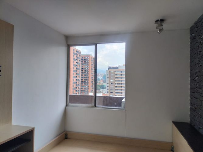 Apartamento de 2 alcobas en arriendo en El Poblado, Medellín, 75 m² · foto 10 de 16