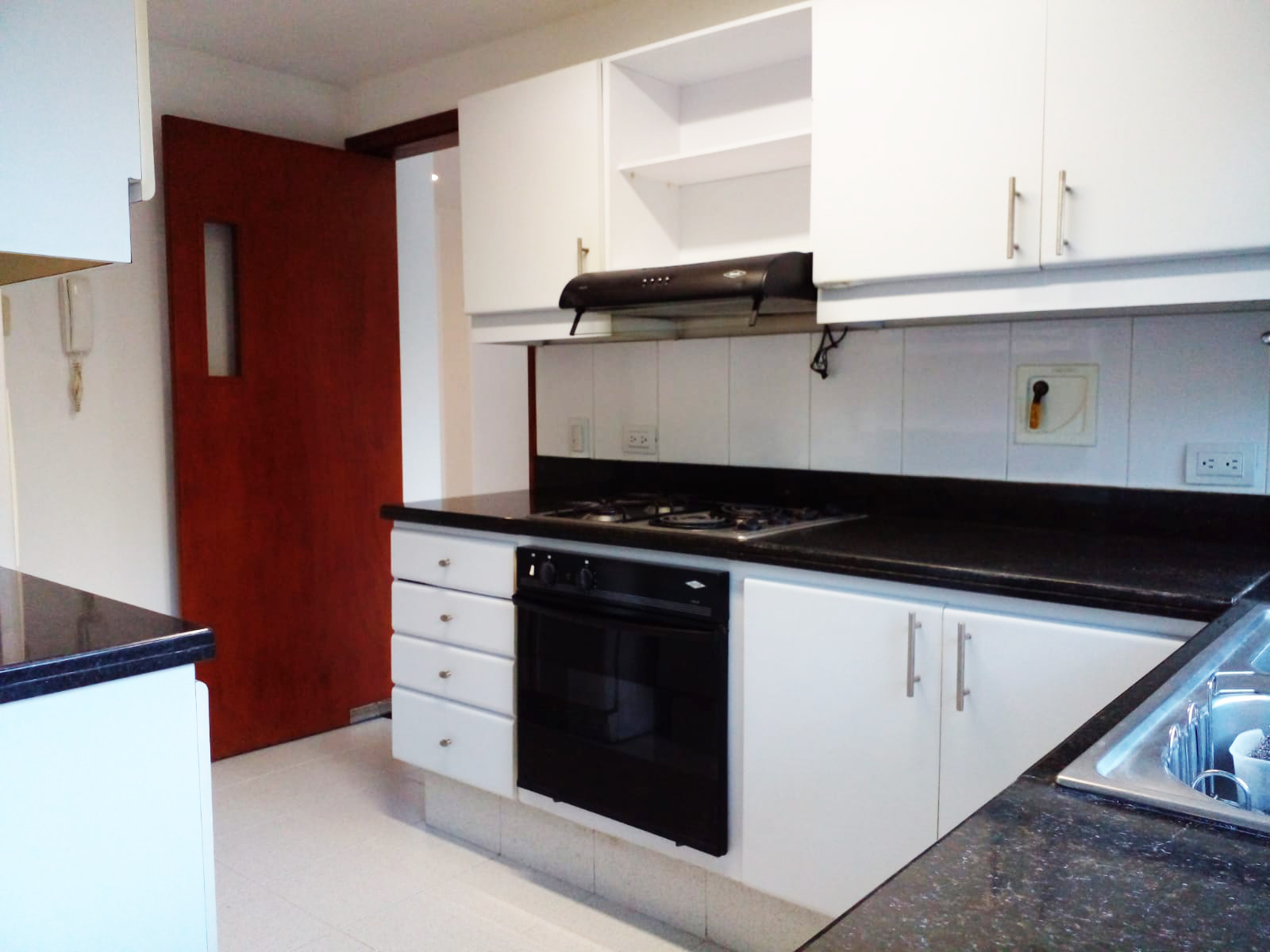 Apartamento en arriendo en San Lucas, Medellín · foto 3 de 15