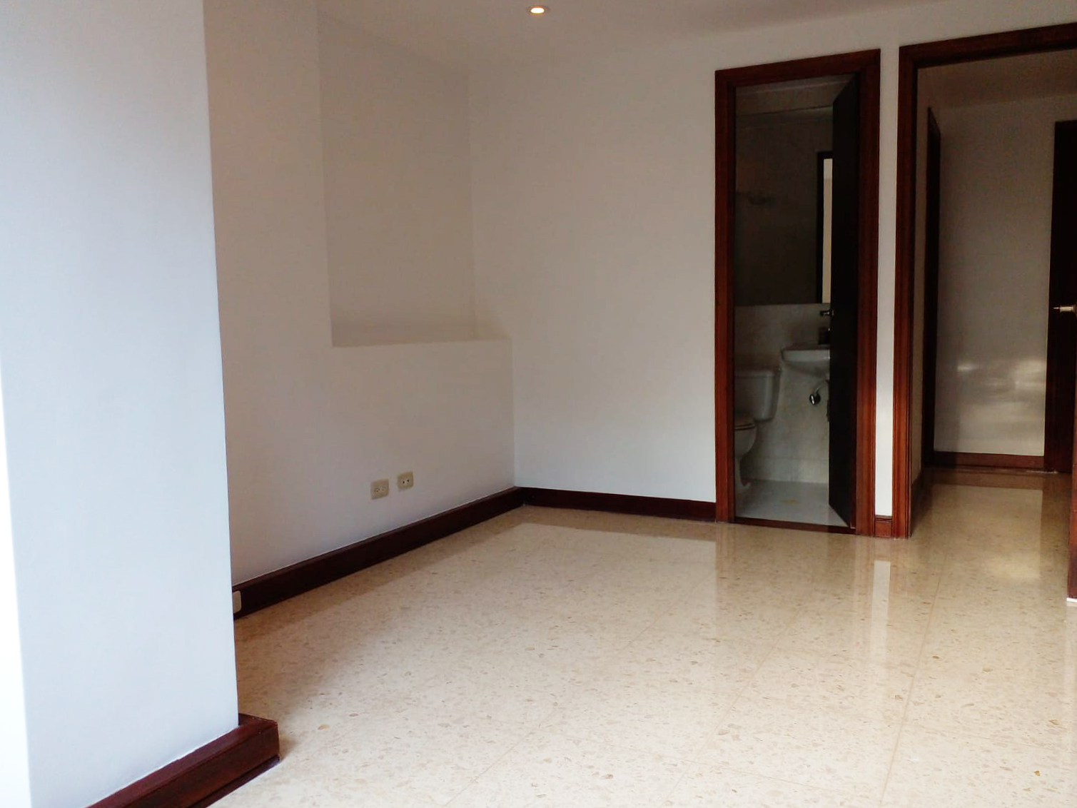 Apartamento en arriendo en San Lucas, Medellín · foto 5 de 15
