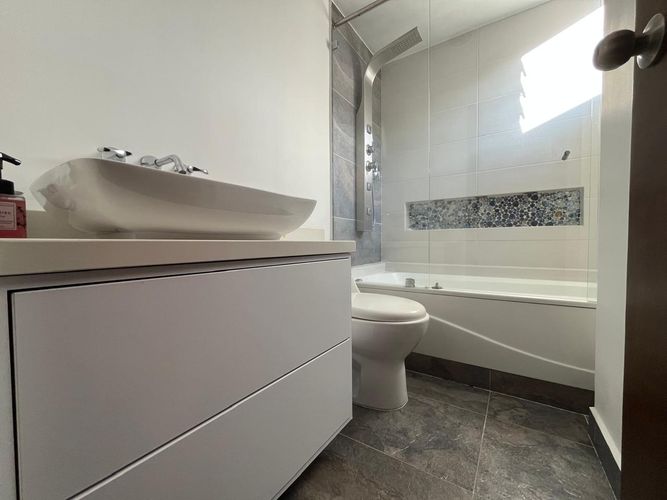 Apartamento de 3 alcobas en arriendo en El Poblado, Medellín, 160 m² · foto 10 de 18