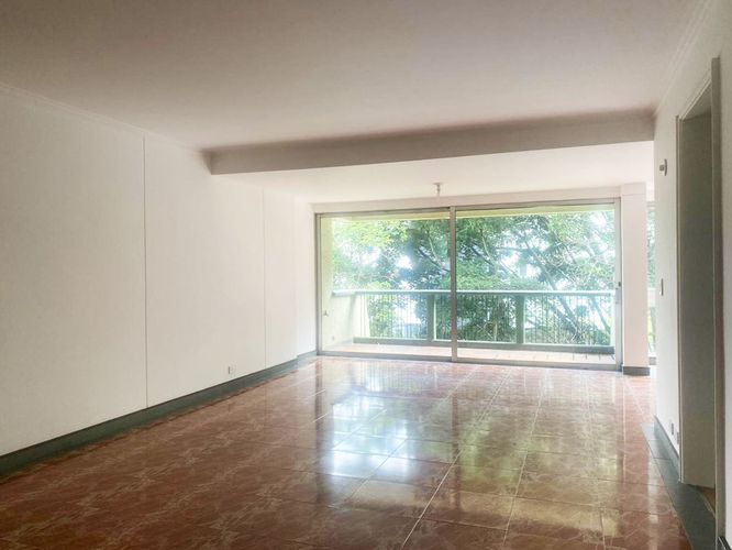 Apartamento de 3 alcobas en arriendo en El Castillo, Medellín, 128 m² · foto 8 de 15