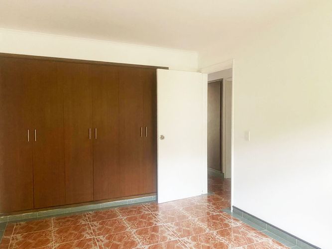 Apartamento de 3 alcobas en arriendo en El Castillo, Medellín, 128 m² · foto 11 de 15